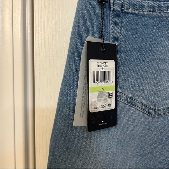 Tommy Hilfiger TH Flex Cuffed Denim 5” Shorts in Pacific Blue Size 4 - Picture 6 of 8